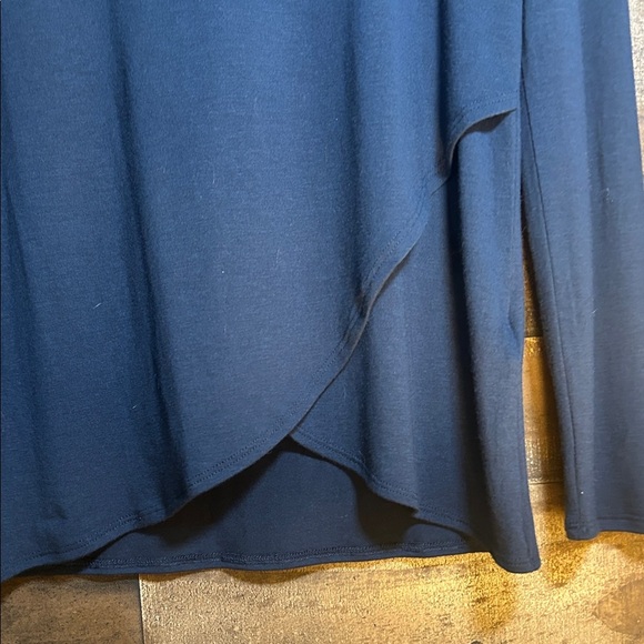 Banana Republic Navy Long Sleeve Women's Top - Picture 3 of 7